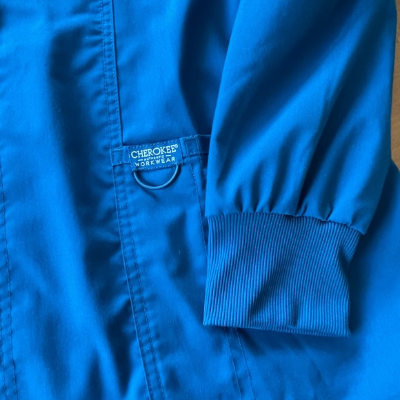 Teal colored scrub jacket - Picture 3 of 3